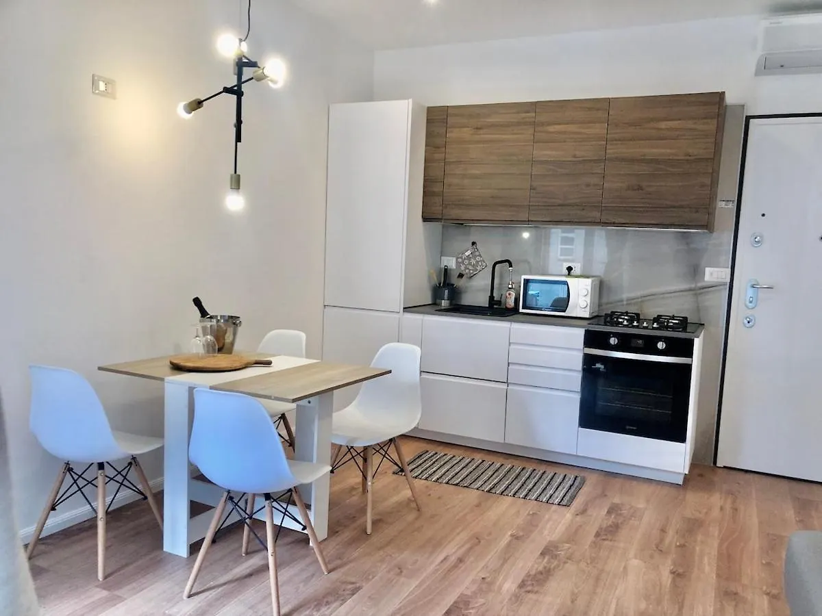 Design Apartment 7 Minuti Da Duomo Milan