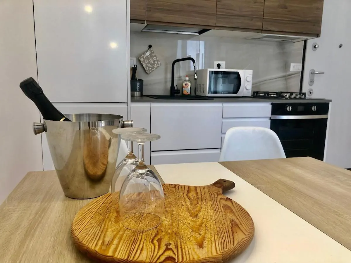 Design Apartment 7 Minuti Da Duomo Milan